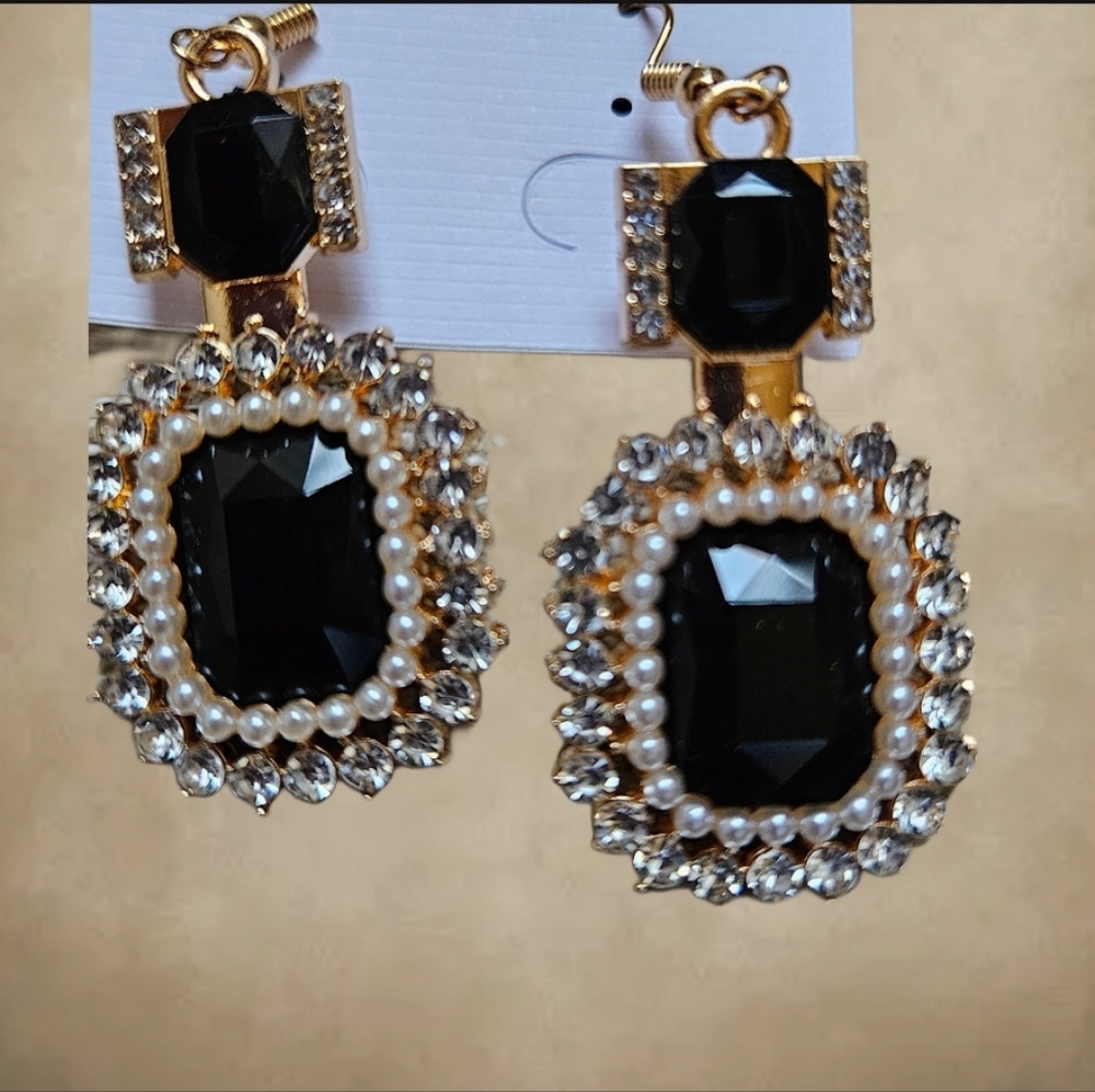 NWT/ D'Bello Fashion Statement Earrings